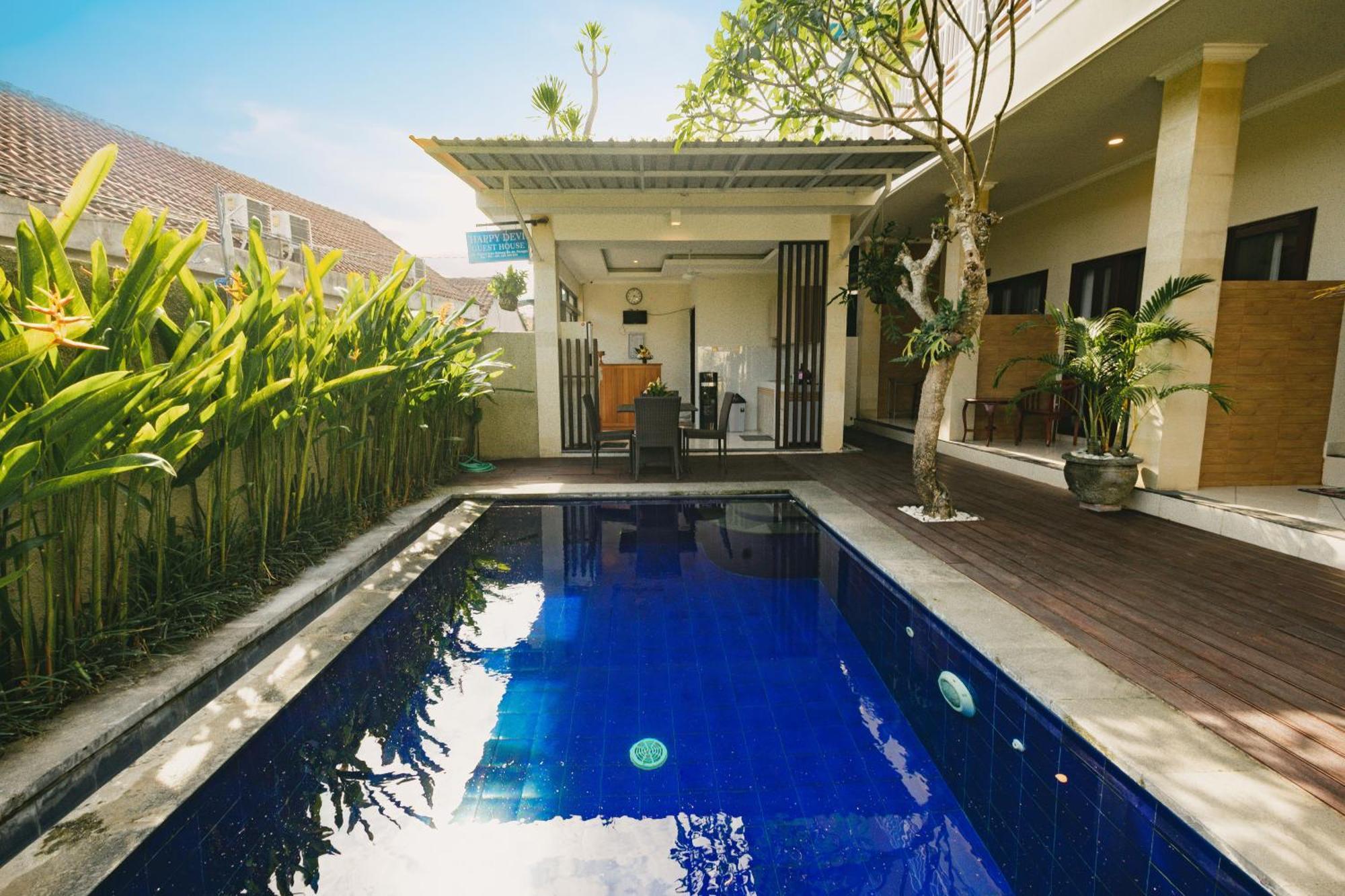 Happy Devi Guesthouse Canggu Eksteriør billede