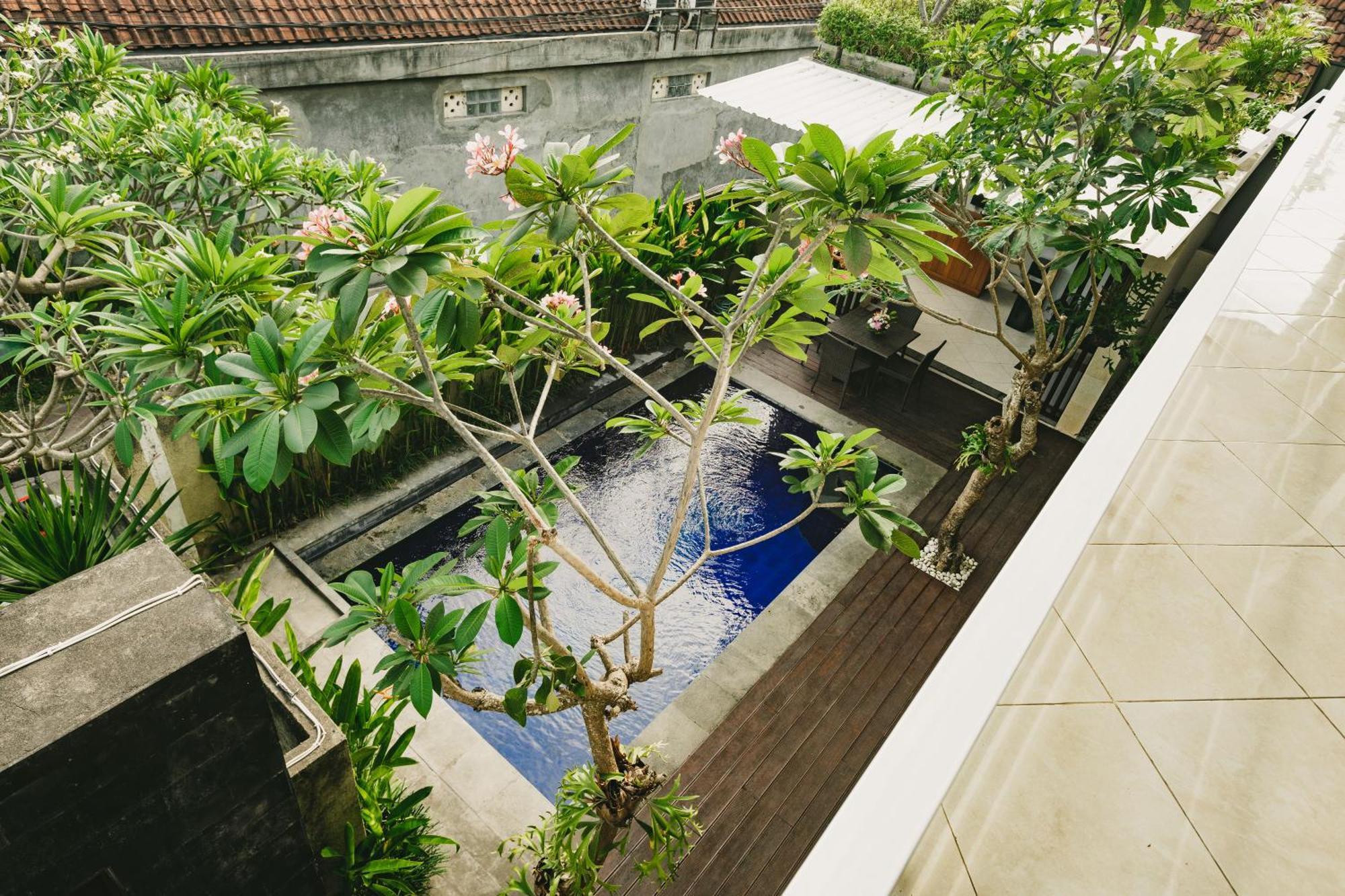 Happy Devi Guesthouse Canggu Eksteriør billede