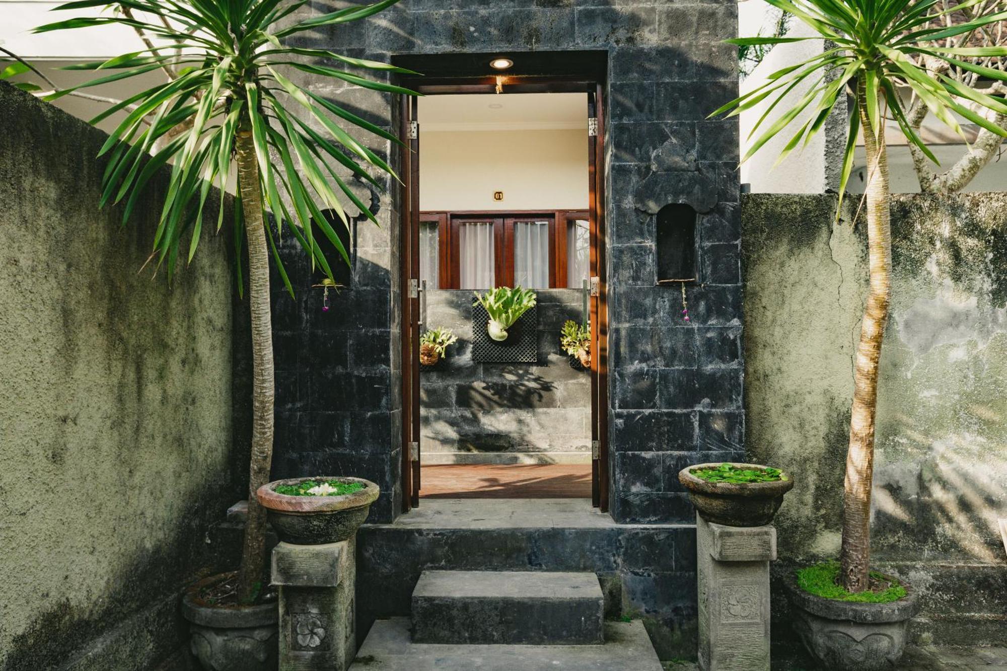 Happy Devi Guesthouse Canggu Eksteriør billede